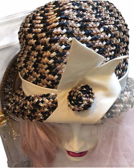1960s Vintage Ms Lucille Straw bow bucket hat