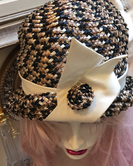 1960s Vintage Ms Lucille Straw bow bucket hat
