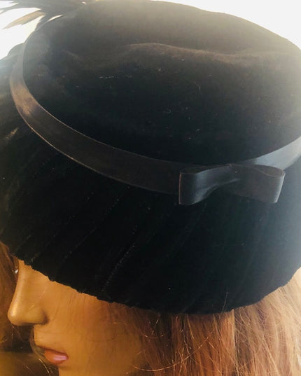 Vintage Black velvety hat w/ feather Paris Fashion
