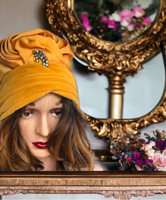 Vintage gold turban style felt velvet hat 1950s Glam