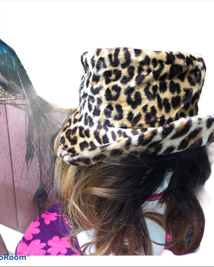 Vintage 1960s Faux  leopard fur cloche hat