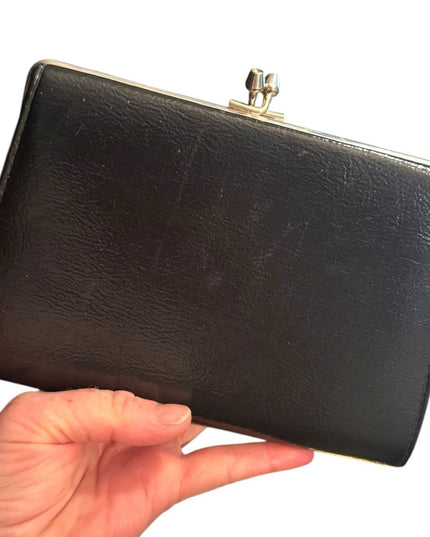Elegant Vintage 1960s Black and Gold Chain Clutch Shoulder bag