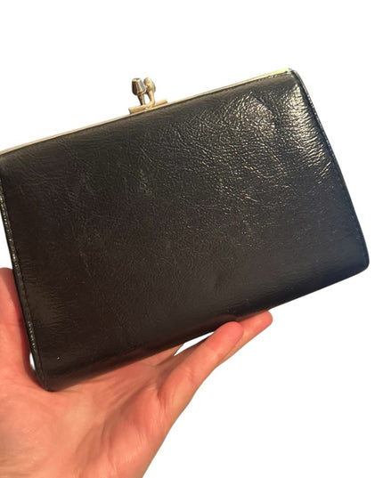 Elegant Vintage 1960s Black and Gold Chain Clutch Shoulder bag