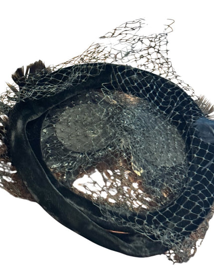 Fascinator Veil Vintage 1950’s Black Velvet Feathers Netting Pillbox Hat Church