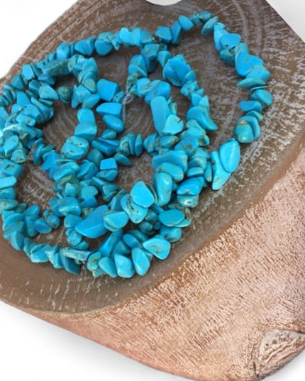 Vintage southwestern style turquoise chip necklace 34’