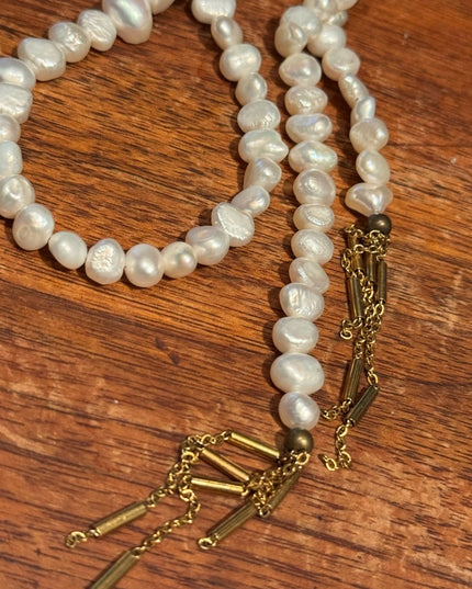 Elegant Lariat Style FW Pearl Necklace with Gold Fringe Accents