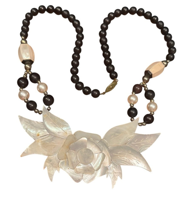 Elegant Vintage MOP Mother of Pearl Floral Necklace 1980s