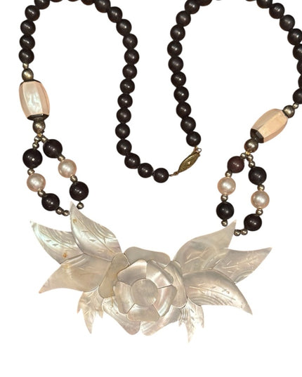 Elegant Vintage MOP Mother of Pearl Floral Necklace 1980s