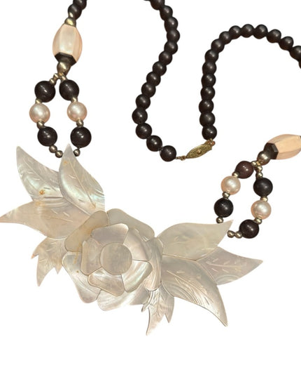 Elegant Vintage MOP Mother of Pearl Floral Necklace 1980s