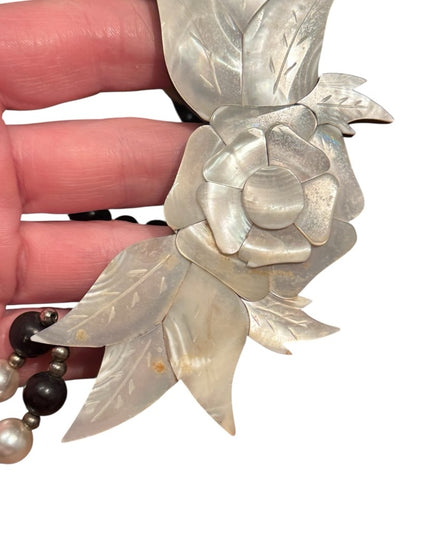 Elegant Vintage MOP Mother of Pearl Floral Necklace 1980s