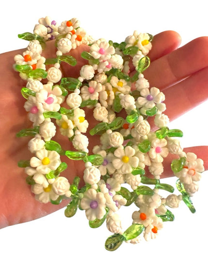 Floral Vintage Plastic Flowers 1960s/1970s Beaded Necklace