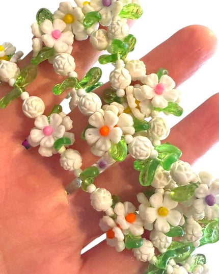 Floral Vintage Plastic Flowers 1960s/1970s Beaded Necklace