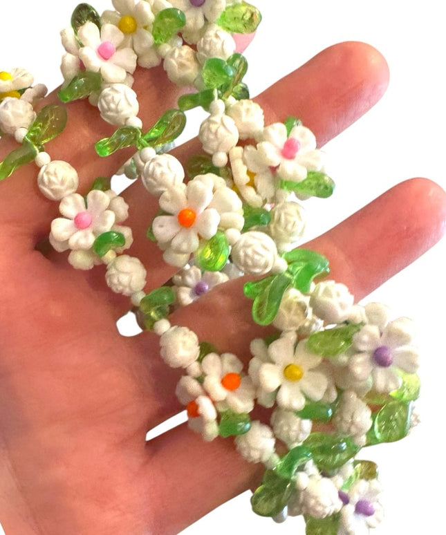 Floral Vintage Plastic Flowers 1960s/1970s Beaded Necklace