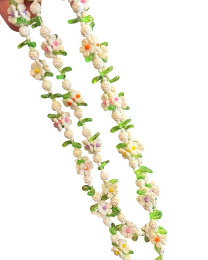 Floral Vintage Plastic Flowers 1960s/1970s Beaded Necklace