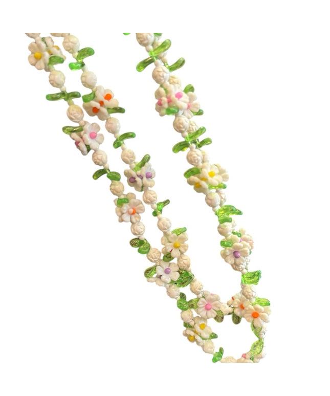 Floral Vintage Plastic Flowers 1960s/1970s Beaded Necklace