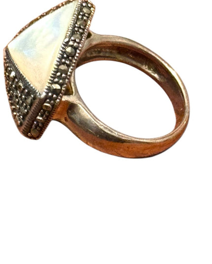 Elegant Vintage Mother of Pearl MOP Sterling Silver 925 Hematite Ring