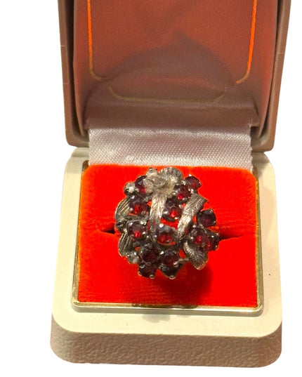 Elegant Silver Vintage and Garnet Women's Cluster  Ring
