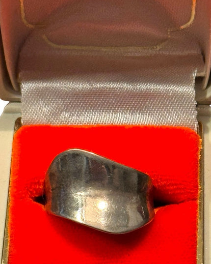 Elegant Sterling Silver 925 Wave Modernist Ring