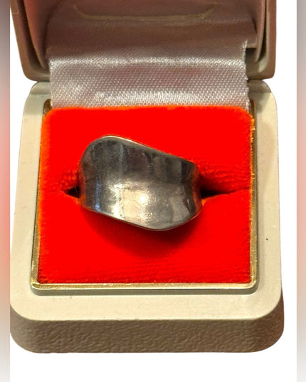 Elegant Sterling Silver 925 Wave Modernist Ring
