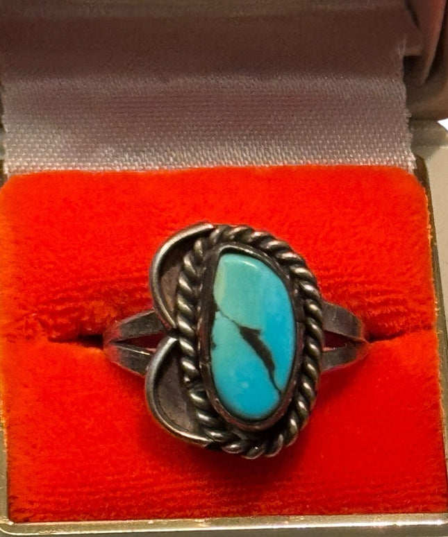 Vintage Southwestern Sterling Silver 925 Turquoise Handmade Silver Ring