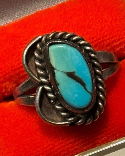 Vintage Southwestern Sterling Silver 925 Turquoise Handmade Silver Ring