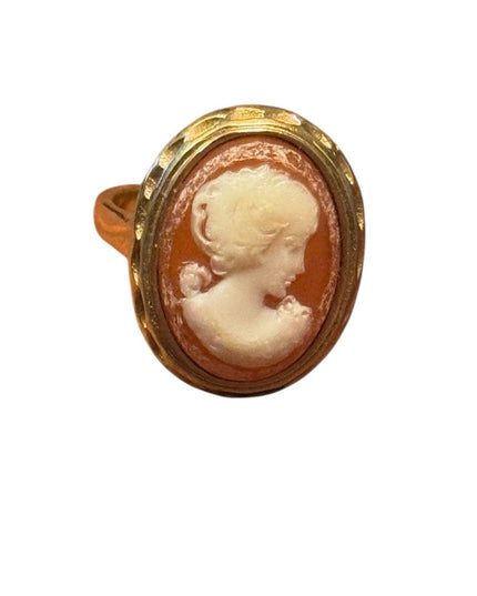 Elegant Vintage Gold Finish Cameo Ring