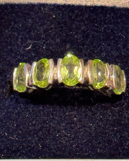 Vintage Sterling Silver 925 Peridot Green Gemstone Ring