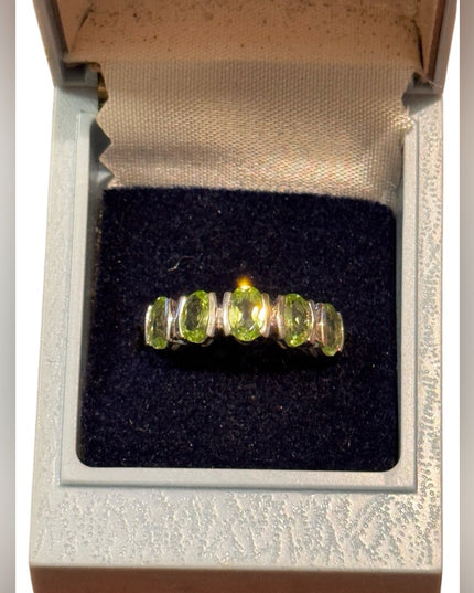 Vintage Sterling Silver 925 Peridot Green Gemstone Ring