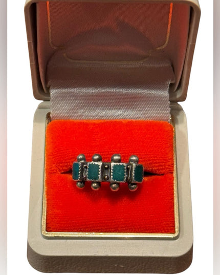 VINTAGE 1950'S ZUNI STERLING SILVER GREEN TURQUOISE RING