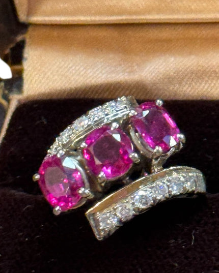 Stunning Vintage 18k White gold Diamond & Ruby Gemstone Bypass ring
