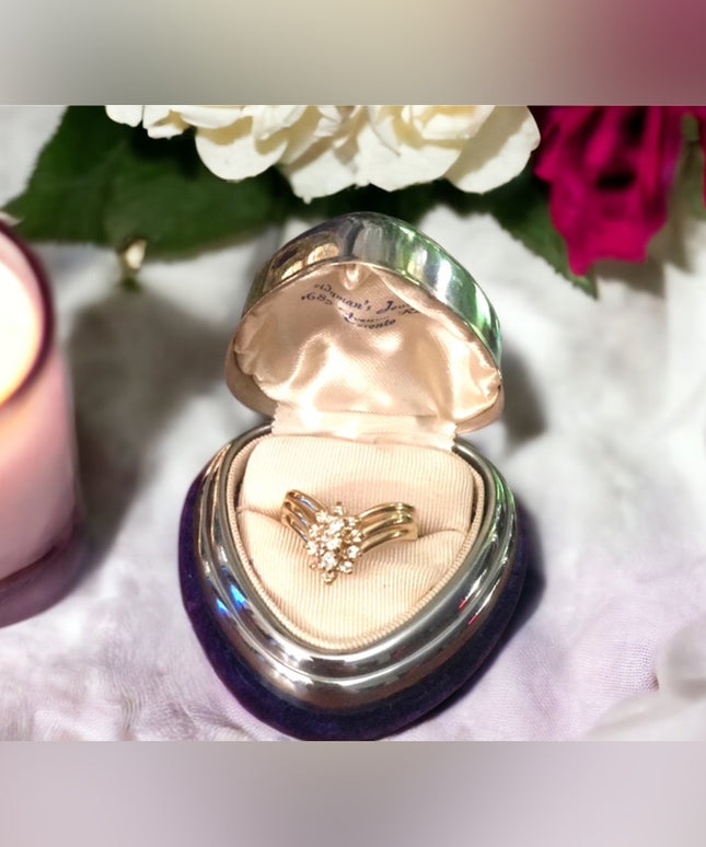 Stunning- 14k Gold Diamond cluster ring w- appraisal VS1