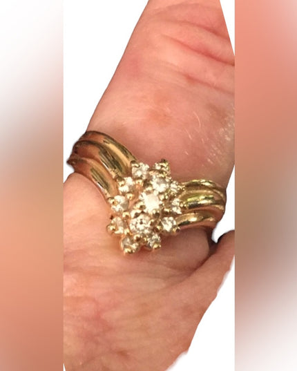 Stunning- 14k Gold Diamond cluster ring w- appraisal VS1