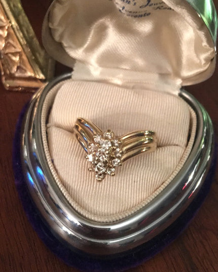 Stunning- 14k Gold Diamond cluster ring w- appraisal VS1