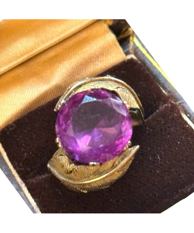 VINTAGE 14K GOLD LARGE SYNTHETIC PURPLE COLOR CHANGE SAPPHIRE /ALEXANDRITE RING