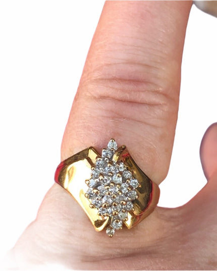 Stunning - 10k Diamond ring waterfall .24 tcw Cocktail cluster