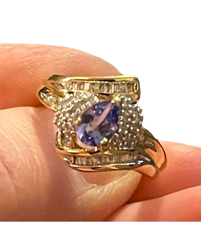 Stunning 14k yellow gold Tanzanite & Diamond cluster dinner ring