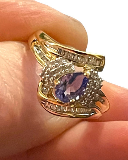 Stunning 14k yellow gold Tanzanite & Diamond cluster dinner ring