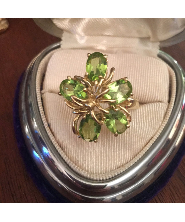 14k Gold Peridot Flower ring cocktail w/ Appraisal