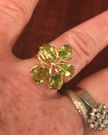 14k Gold Peridot Flower ring cocktail w/ Appraisal