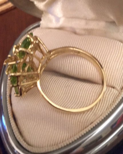 14k Gold Peridot Flower ring cocktail w/ Appraisal