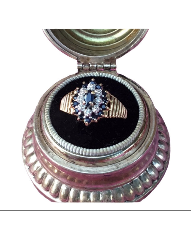 Vintage 10k gold  sapphire & diamond cluster dinner ring