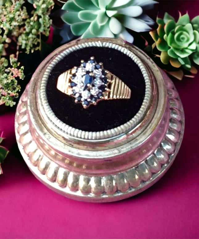 Vintage 10k gold  sapphire & diamond cluster dinner ring