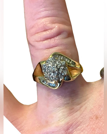 14k Gold Vintage 1950s Diamond Cluster ring w- appraisal