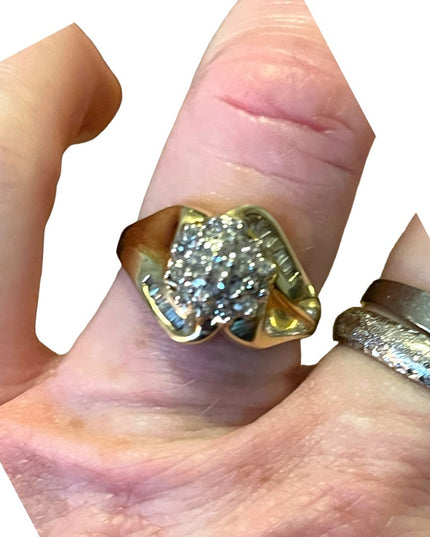 14k Gold Vintage 1950s Diamond Cluster ring w- appraisal