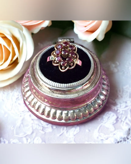 Beautiful vintage 14k Gold Ruby ring cluster