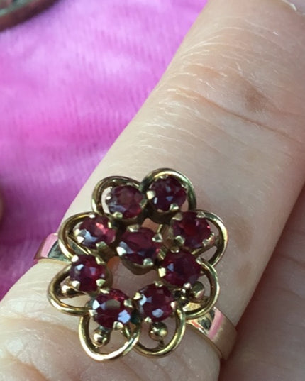 Beautiful vintage 14k Gold Ruby ring cluster