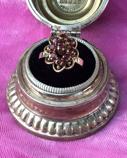 Beautiful vintage 14k Gold Ruby ring cluster