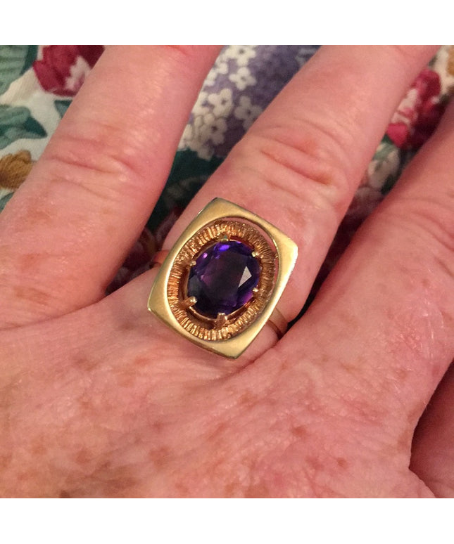 10k GOLD modernist Amethyst ring 💗