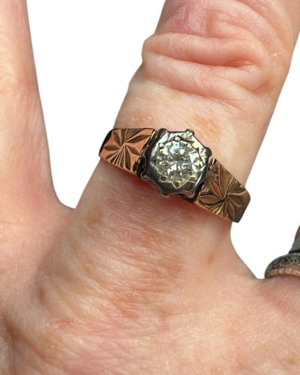 Elegant Antique 9k Gold Diamond Ring