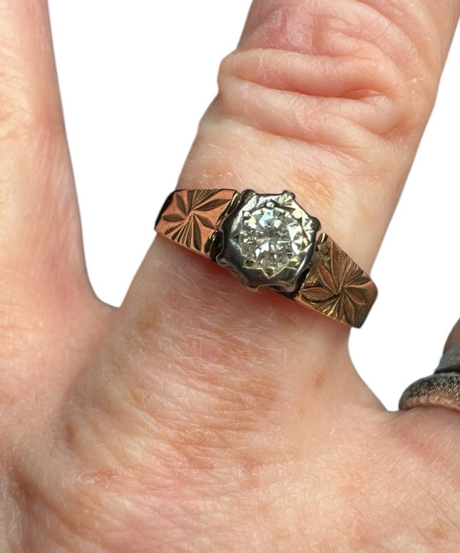 Elegant Antique 9k Gold Diamond Ring